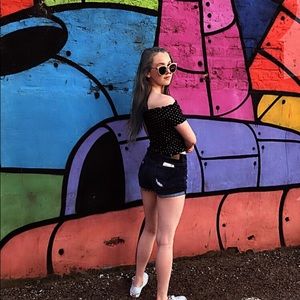 Meet your Posher, Ava